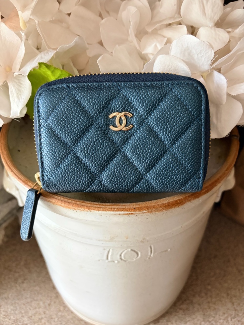 CHANEL Iridescent Caviar Quilted Zip Coin Purse Dark Blue